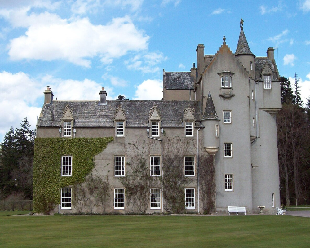 Ballindalloch Castle 