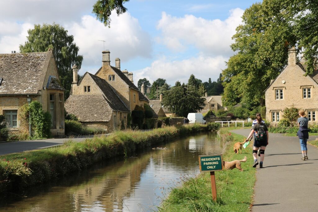 Bourton-on-the-Water - The Venice of the Cotswolds